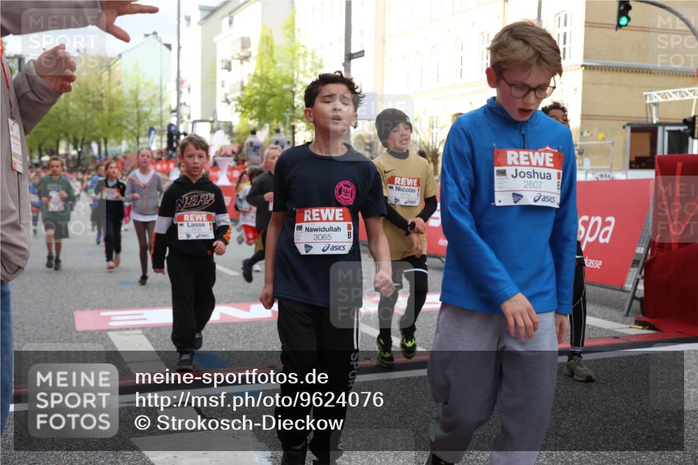 25.04.2026 - Das Zehntel Strokosch-Dieckow http://msf.ph/oto/9624076 25.04.2026 08:56:55 Ziel 1004, 1134, 1307, 1369, 1562, 1567, 2040, 2078, 2217, 2229, 2323, 2484, 2528, 2606, 2607, 2808, 3065, 3093, 3196, 3206, 3465, 3559, 3560, 3610, 3715, 3718, 3722, 3803, 3891, 3950 meine-sportfotos.de