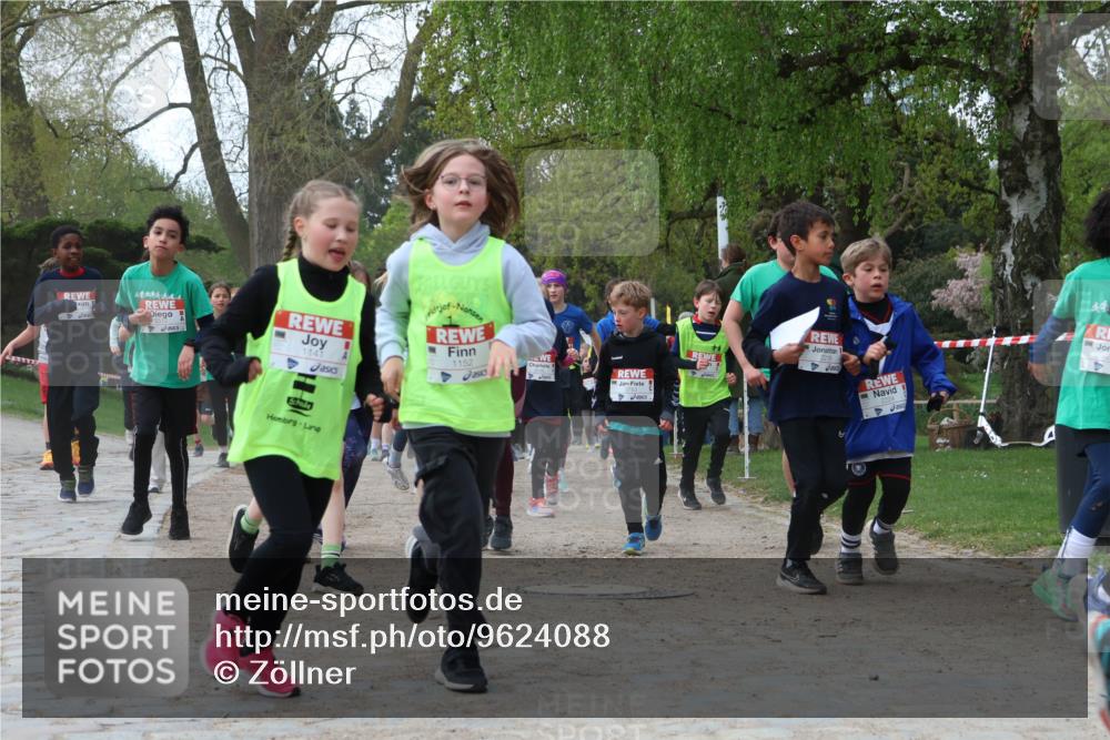 25.04.2026 - Das Zehntel Zöllner http://msf.ph/oto/9624088 25.04.2026 07:42:59 Laufen 1141, 1152, 2219, 44 meine-sportfotos.de