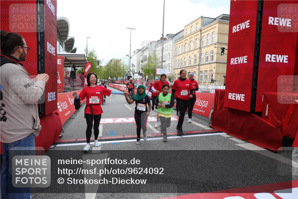 25.04.2026 - Das Zehntel Strokosch-Dieckow http://msf.ph/oto/9624092 25.04.2026 09:15:44 Ziel 1379, 2209 meine-sportfotos.de
