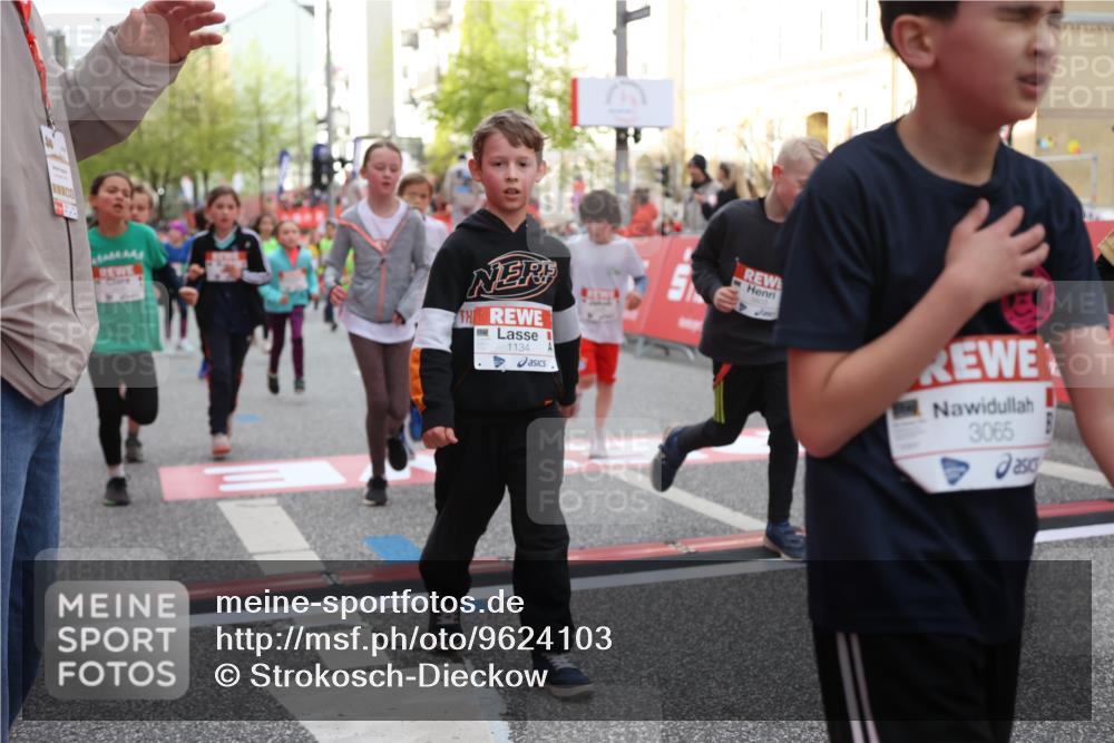 25.04.2026 - Das Zehntel Strokosch-Dieckow http://msf.ph/oto/9624103 25.04.2026 08:56:57 Ziel 1134, 1331, 1511, 1562, 1567, 1625, 2040, 2217, 2229, 2484, 2528, 2607, 2808, 3065, 3465, 3498, 3559, 3560, 3610, 3715, 3718, 3722, 3803, 3946, 3950 meine-sportfotos.de