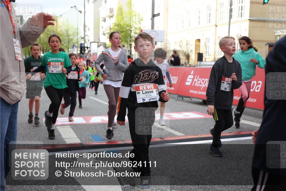 25.04.2026 - Das Zehntel Strokosch-Dieckow http://msf.ph/oto/9624111 25.04.2026 08:56:57 Ziel 1134, 1331, 1511, 1562, 1567, 1625, 2040, 2217, 2229, 2484, 2528, 2607, 2808, 3065, 3465, 3498, 3559, 3560, 3610, 3715, 3718, 3722, 3803, 3946, 3950 meine-sportfotos.de