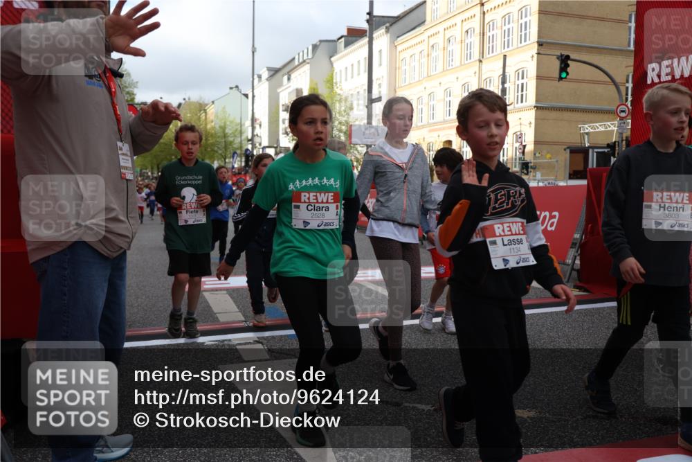 25.04.2026 - Das Zehntel Strokosch-Dieckow http://msf.ph/oto/9624124 25.04.2026 08:56:58 Ziel 1134, 1331, 1363, 1511, 1567, 1625, 1758, 1762, 1765, 2040, 2217, 2229, 2484, 2528, 2607, 2808, 3065, 3465, 3498, 3559, 3560, 3610, 3715, 3718, 3722, 3803, 3946, 3950 meine-sportfotos.de