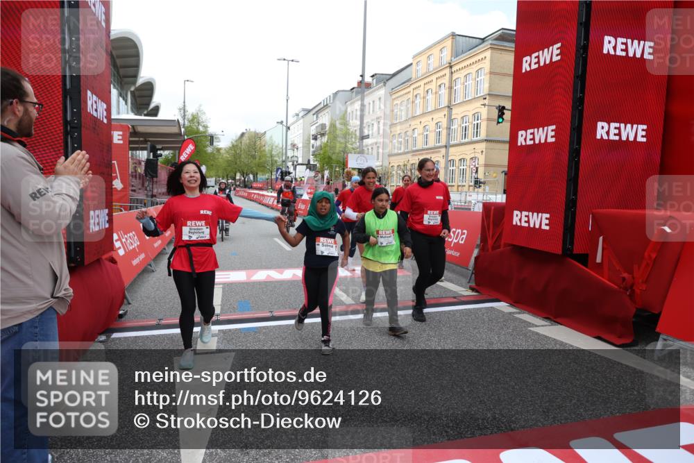 25.04.2026 - Das Zehntel Strokosch-Dieckow http://msf.ph/oto/9624126 25.04.2026 09:15:44 Ziel 1379, 2209 meine-sportfotos.de