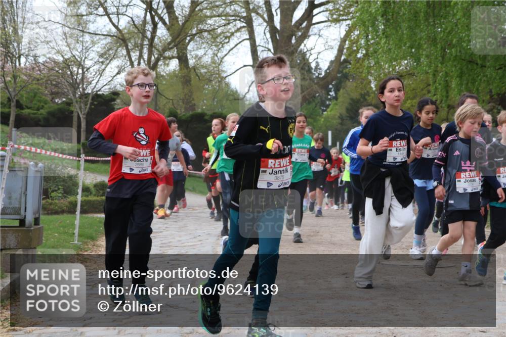 25.04.2026 - Das Zehntel Zöllner http://msf.ph/oto/9624139 25.04.2026 07:43:02 Laufen 2686, 3875, 1144 meine-sportfotos.de