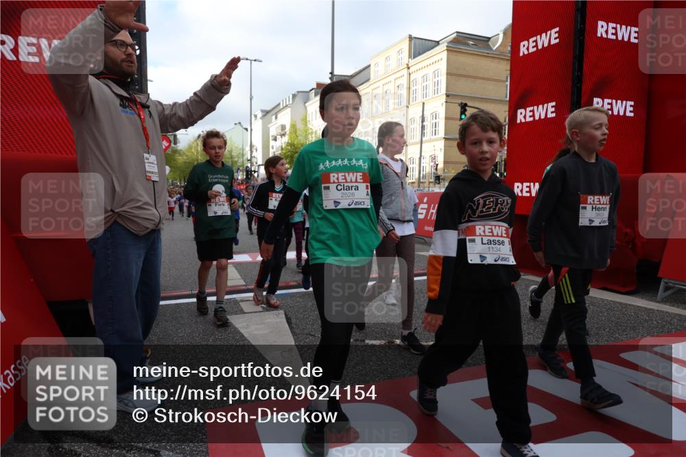 25.04.2026 - Das Zehntel Strokosch-Dieckow http://msf.ph/oto/9624154 25.04.2026 08:56:59 Ziel 1134, 1331, 1363, 1511, 1521, 1625, 1758, 1762, 1765, 2040, 2217, 2229, 2484, 2528, 2607, 2808, 3065, 3465, 3498, 3530, 3559, 3560, 3715, 3718, 3803, 3946 meine-sportfotos.de