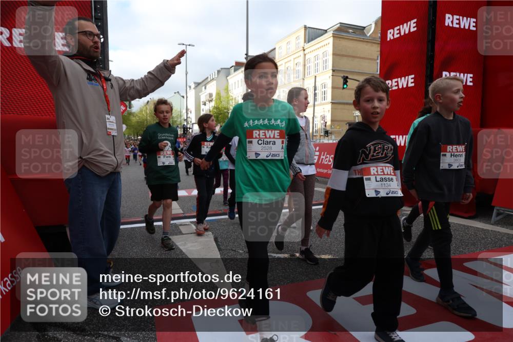 25.04.2026 - Das Zehntel Strokosch-Dieckow http://msf.ph/oto/9624161 25.04.2026 08:56:59 Ziel 1134, 1331, 1363, 1511, 1521, 1625, 1758, 1762, 1765, 2040, 2217, 2229, 2484, 2528, 2607, 2808, 3065, 3465, 3498, 3530, 3559, 3560, 3715, 3718, 3803, 3946 meine-sportfotos.de