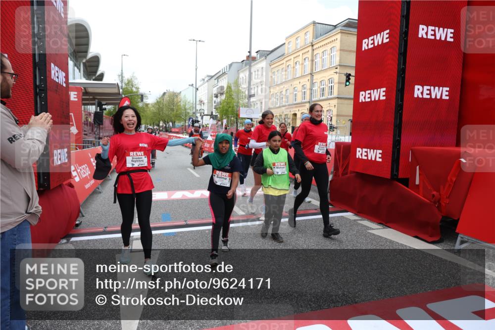 25.04.2026 - Das Zehntel Strokosch-Dieckow http://msf.ph/oto/9624171 25.04.2026 09:15:45 Ziel 1379, 2209 meine-sportfotos.de
