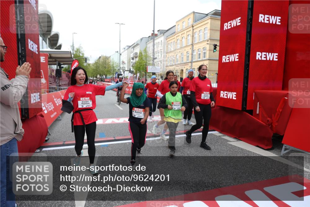 25.04.2026 - Das Zehntel Strokosch-Dieckow http://msf.ph/oto/9624201 25.04.2026 09:15:45 Ziel 1379, 2209 meine-sportfotos.de