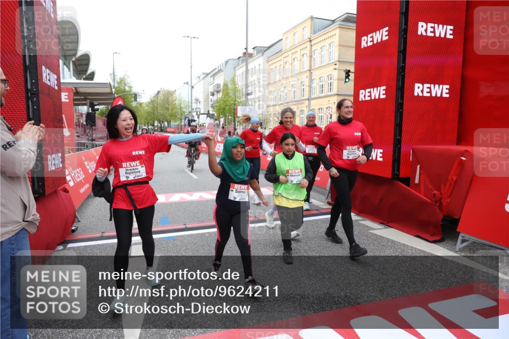 25.04.2026 - Das Zehntel Strokosch-Dieckow http://msf.ph/oto/9624211 25.04.2026 09:15:45 Ziel 1379, 2209 meine-sportfotos.de