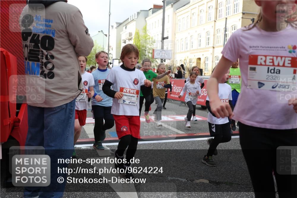 25.04.2026 - Das Zehntel Strokosch-Dieckow http://msf.ph/oto/9624224 25.04.2026 08:57:04 Ziel 1126, 1229, 1257, 1331, 1341, 1357, 1363, 1376, 1511, 1521, 1625, 1683, 1758, 1759, 1762, 1765, 1956, 2222, 2326, 2501, 2513, 2515, 2517, 2857, 2864, 2972, 3140, 3156, 3484, 3491, 3494, 3498, 3530, 3579, 3683, 3685, 3714, 3788, 3946, 4008 meine-sportfotos.de