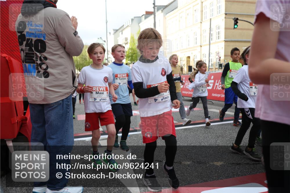 25.04.2026 - Das Zehntel Strokosch-Dieckow http://msf.ph/oto/9624241 25.04.2026 08:57:04 Ziel 1126, 1229, 1257, 1331, 1341, 1357, 1363, 1376, 1511, 1521, 1625, 1683, 1758, 1759, 1762, 1765, 1956, 2222, 2326, 2501, 2513, 2515, 2517, 2857, 2864, 2972, 3140, 3156, 3484, 3491, 3494, 3498, 3530, 3579, 3683, 3685, 3714, 3788, 3946, 4008 meine-sportfotos.de