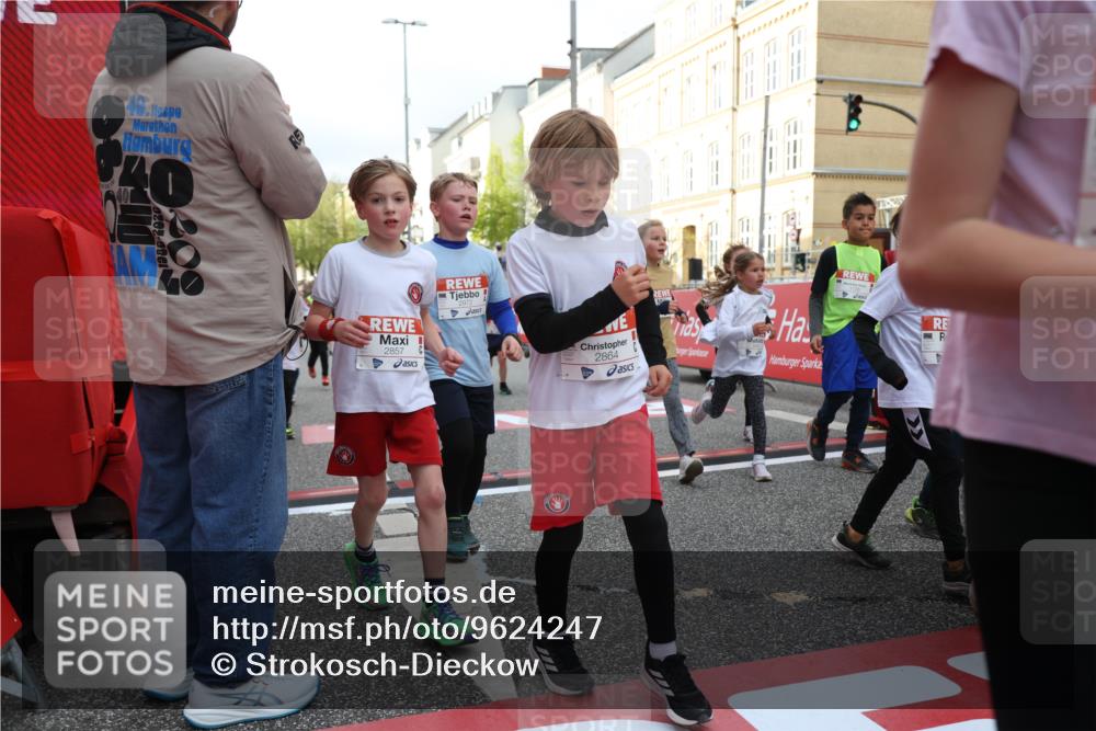 25.04.2026 - Das Zehntel Strokosch-Dieckow http://msf.ph/oto/9624247 25.04.2026 08:57:04 Ziel 1126, 1229, 1257, 1331, 1341, 1357, 1363, 1376, 1511, 1521, 1625, 1683, 1758, 1759, 1762, 1765, 1956, 2222, 2326, 2501, 2513, 2515, 2517, 2857, 2864, 2972, 3140, 3156, 3484, 3491, 3494, 3498, 3530, 3579, 3683, 3685, 3714, 3788, 3946, 4008 meine-sportfotos.de