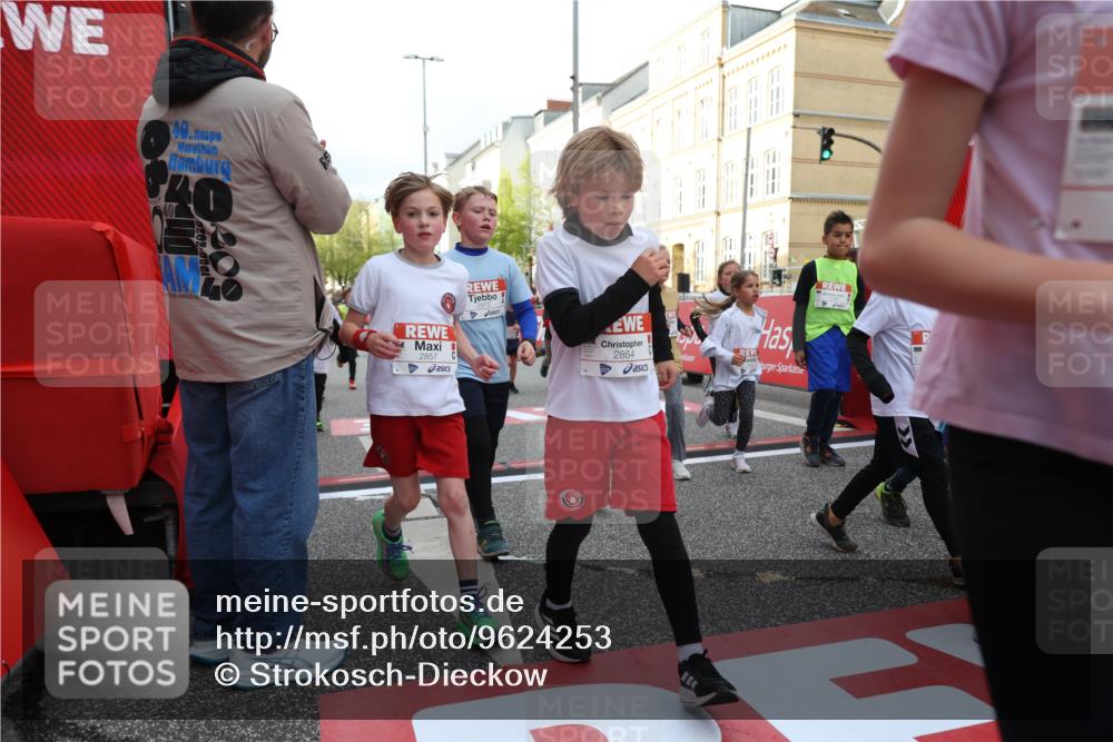 25.04.2026 - Das Zehntel Strokosch-Dieckow http://msf.ph/oto/9624253 25.04.2026 08:57:04 Ziel 1126, 1229, 1257, 1331, 1341, 1357, 1363, 1376, 1511, 1521, 1625, 1683, 1758, 1759, 1762, 1765, 1956, 2222, 2326, 2501, 2513, 2515, 2517, 2857, 2864, 2972, 3140, 3156, 3484, 3491, 3494, 3498, 3530, 3579, 3683, 3685, 3714, 3788, 3946, 4008 meine-sportfotos.de