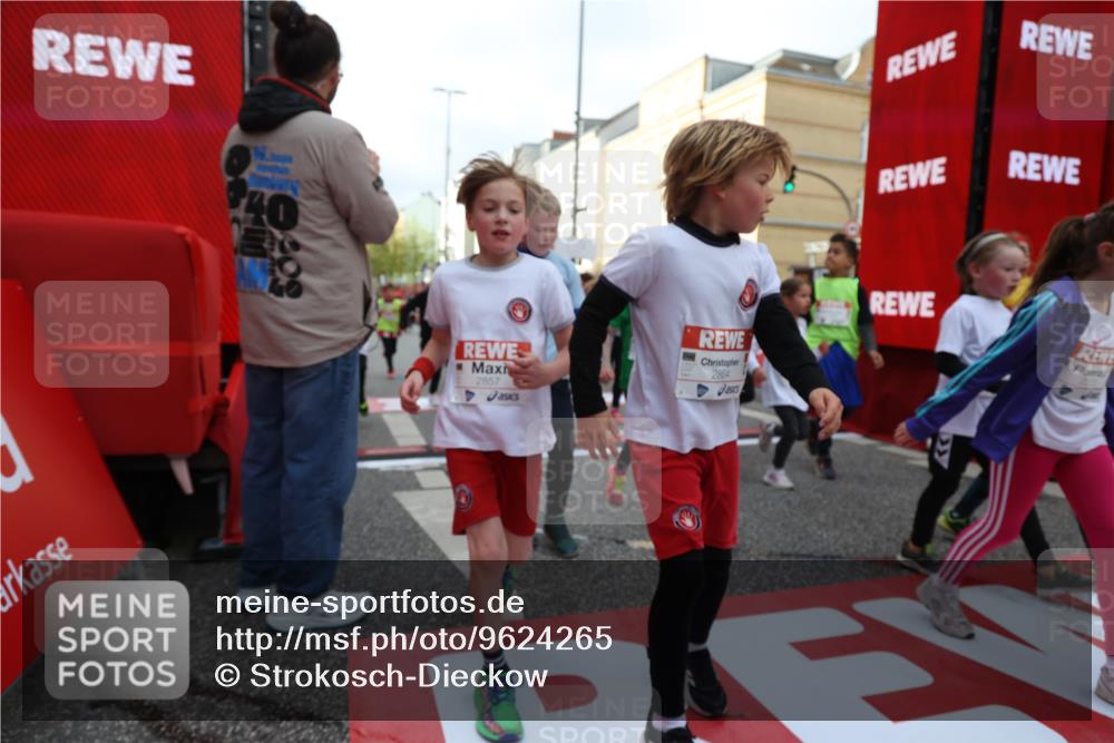 25.04.2026 - Das Zehntel Strokosch-Dieckow http://msf.ph/oto/9624265 25.04.2026 08:57:05 Ziel 1126, 1229, 1257, 1341, 1357, 1363, 1376, 1511, 1521, 1683, 1758, 1759, 1762, 1765, 1956, 2222, 2326, 2501, 2513, 2515, 2517, 2857, 2864, 2972, 3138, 3140, 3156, 3484, 3491, 3494, 3530, 3579, 3683, 3685, 3714, 3788, 3946, 4008 meine-sportfotos.de