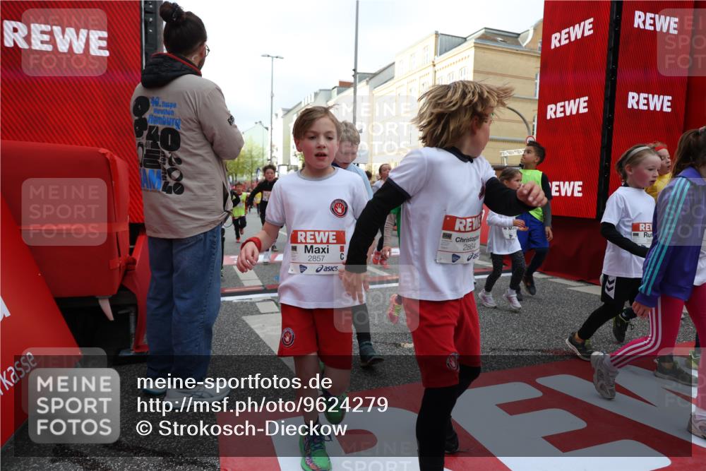 25.04.2026 - Das Zehntel Strokosch-Dieckow http://msf.ph/oto/9624279 25.04.2026 08:57:05 Ziel 1126, 1229, 1257, 1341, 1357, 1363, 1376, 1511, 1521, 1683, 1758, 1759, 1762, 1765, 1956, 2222, 2326, 2501, 2513, 2515, 2517, 2857, 2864, 2972, 3138, 3140, 3156, 3484, 3491, 3494, 3530, 3579, 3683, 3685, 3714, 3788, 3946, 4008 meine-sportfotos.de