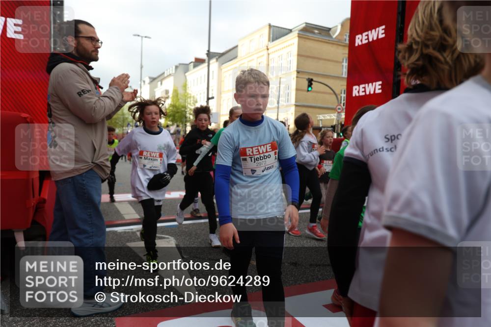 25.04.2026 - Das Zehntel Strokosch-Dieckow http://msf.ph/oto/9624289 25.04.2026 08:57:06 Ziel 1126, 1229, 1257, 1341, 1357, 1363, 1376, 1521, 1683, 1758, 1759, 1762, 1765, 1956, 2222, 2326, 2491, 2501, 2513, 2515, 2517, 2857, 2864, 2972, 3048, 3073, 3138, 3140, 3156, 3484, 3491, 3494, 3530, 3579, 3683, 3685, 3714, 3788, 4008 meine-sportfotos.de