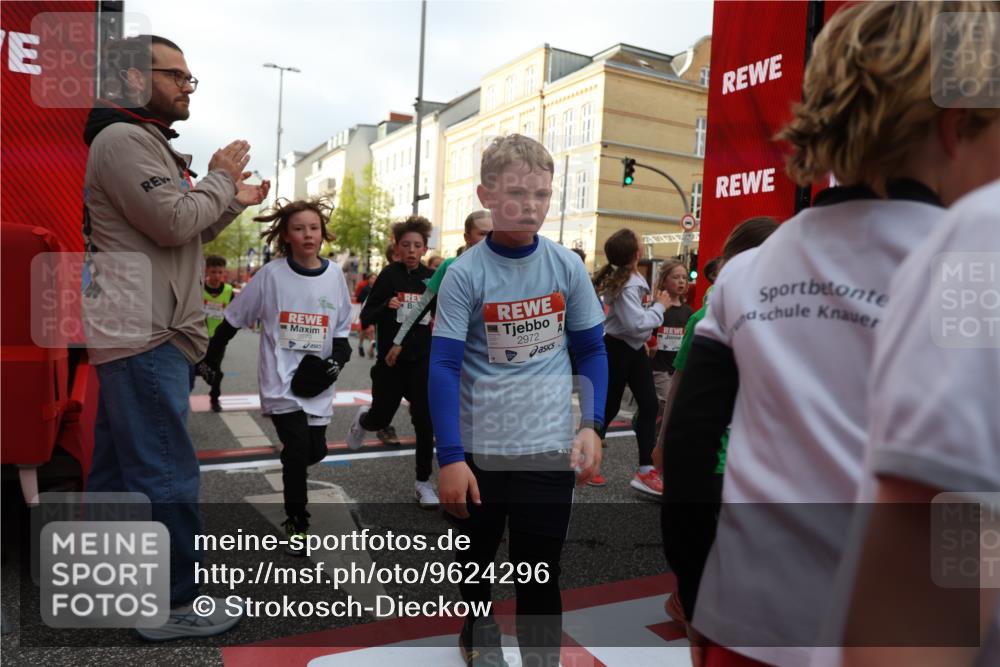25.04.2026 - Das Zehntel Strokosch-Dieckow http://msf.ph/oto/9624296 25.04.2026 08:57:06 Ziel 1126, 1229, 1257, 1341, 1357, 1363, 1376, 1521, 1683, 1758, 1759, 1762, 1765, 1956, 2222, 2326, 2491, 2501, 2513, 2515, 2517, 2857, 2864, 2972, 3048, 3073, 3138, 3140, 3156, 3484, 3491, 3494, 3530, 3579, 3683, 3685, 3714, 3788, 4008 meine-sportfotos.de
