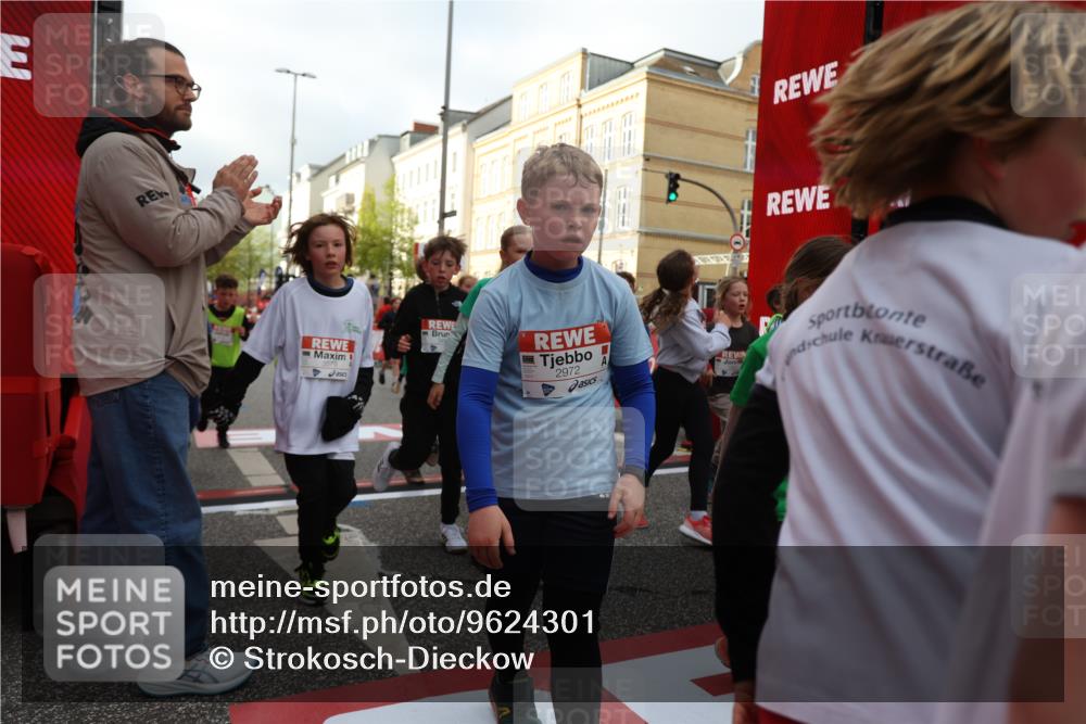25.04.2026 - Das Zehntel Strokosch-Dieckow http://msf.ph/oto/9624301 25.04.2026 08:57:06 Ziel 1126, 1229, 1257, 1341, 1357, 1363, 1376, 1521, 1683, 1758, 1759, 1762, 1765, 1956, 2222, 2326, 2491, 2501, 2513, 2515, 2517, 2857, 2864, 2972, 3048, 3073, 3138, 3140, 3156, 3484, 3491, 3494, 3530, 3579, 3683, 3685, 3714, 3788, 4008 meine-sportfotos.de