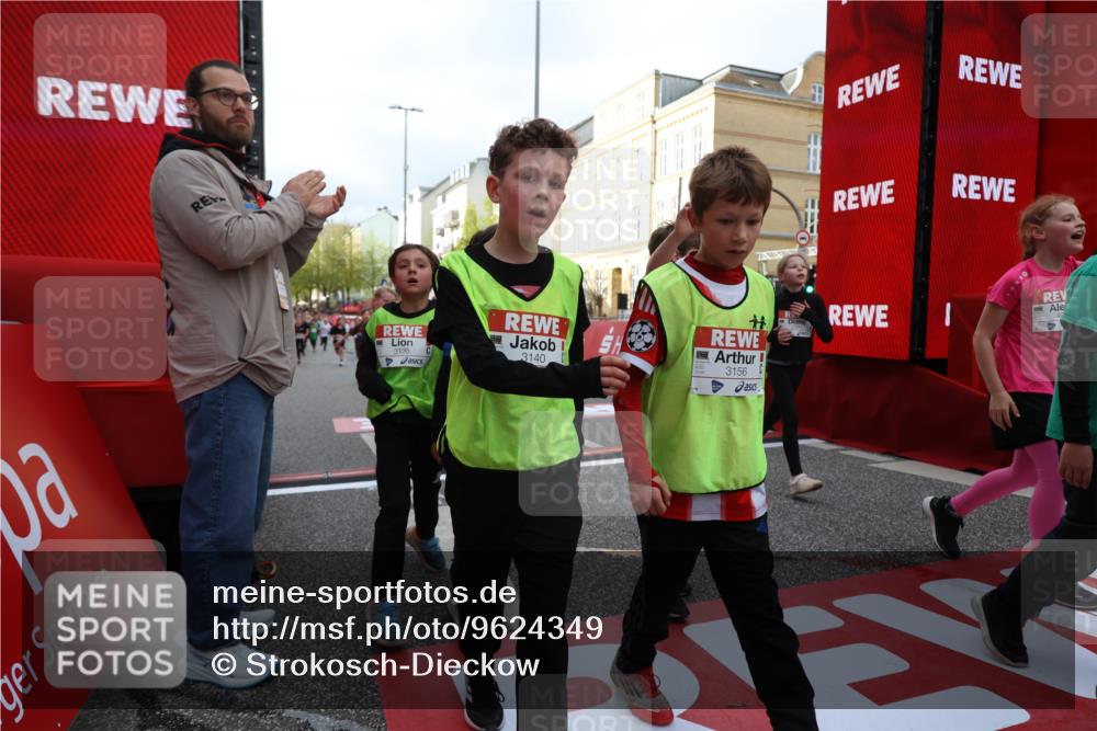 25.04.2026 - Das Zehntel Strokosch-Dieckow http://msf.ph/oto/9624349 25.04.2026 08:57:09 Ziel 1126, 1229, 1257, 1357, 1376, 1590, 1683, 1759, 1956, 2233, 2237, 2239, 2292, 2491, 2501, 2513, 2515, 2517, 2857, 2864, 2972, 3048, 3052, 3073, 3138, 3140, 3156, 3484, 3491, 3494, 3552, 3579, 3683, 3685, 3714, 3788, 4008 meine-sportfotos.de