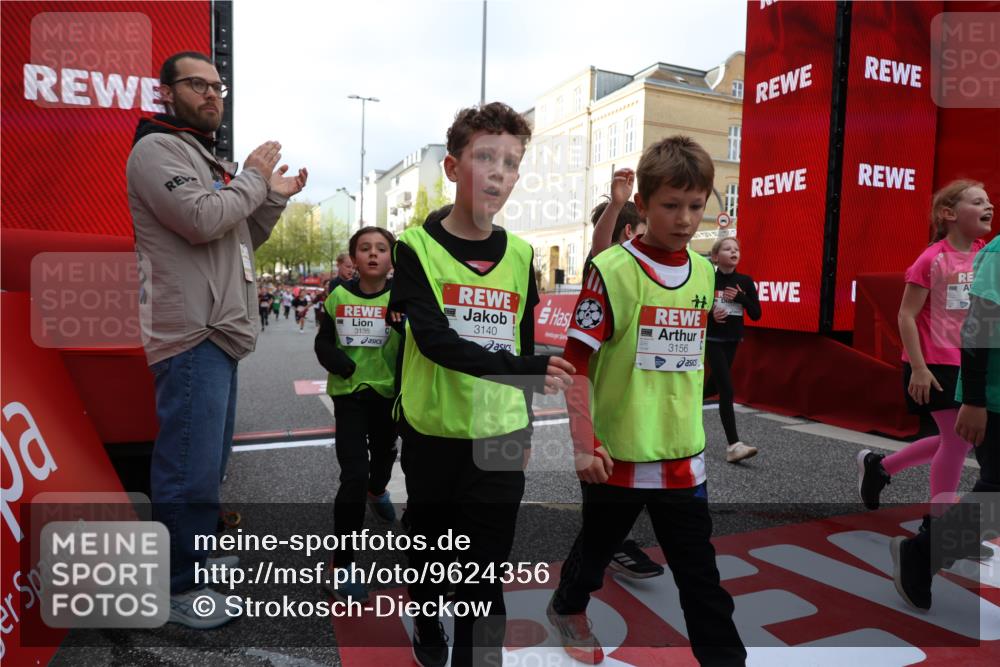 25.04.2026 - Das Zehntel Strokosch-Dieckow http://msf.ph/oto/9624356 25.04.2026 08:57:09 Ziel 1126, 1229, 1257, 1357, 1376, 1590, 1683, 1759, 1956, 2233, 2237, 2239, 2292, 2491, 2501, 2513, 2515, 2517, 2857, 2864, 2972, 3048, 3052, 3073, 3138, 3140, 3156, 3484, 3491, 3494, 3552, 3579, 3683, 3685, 3714, 3788, 4008 meine-sportfotos.de