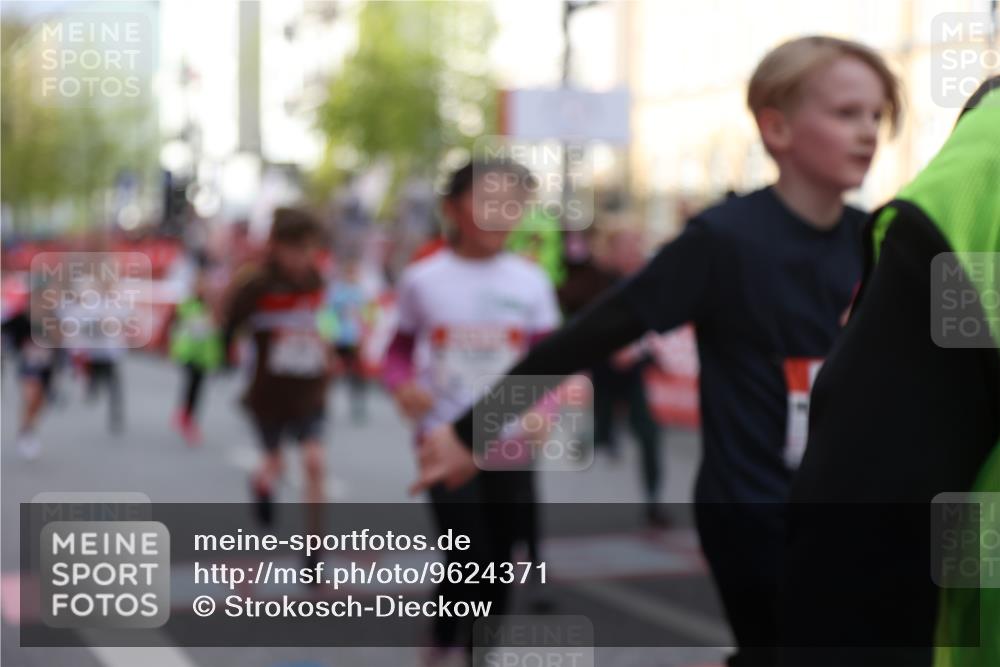 25.04.2026 - Das Zehntel Strokosch-Dieckow http://msf.ph/oto/9624371 25.04.2026 08:57:10 Ziel 1141, 1170, 1229, 1257, 1357, 1376, 1583, 1590, 1683, 1759, 1956, 2233, 2237, 2239, 2292, 2491, 2501, 2513, 2515, 2517, 3048, 3052, 3073, 3138, 3140, 3156, 3484, 3491, 3494, 3495, 3552, 3579, 3683, 3714, 3788, 3930, 4008 meine-sportfotos.de