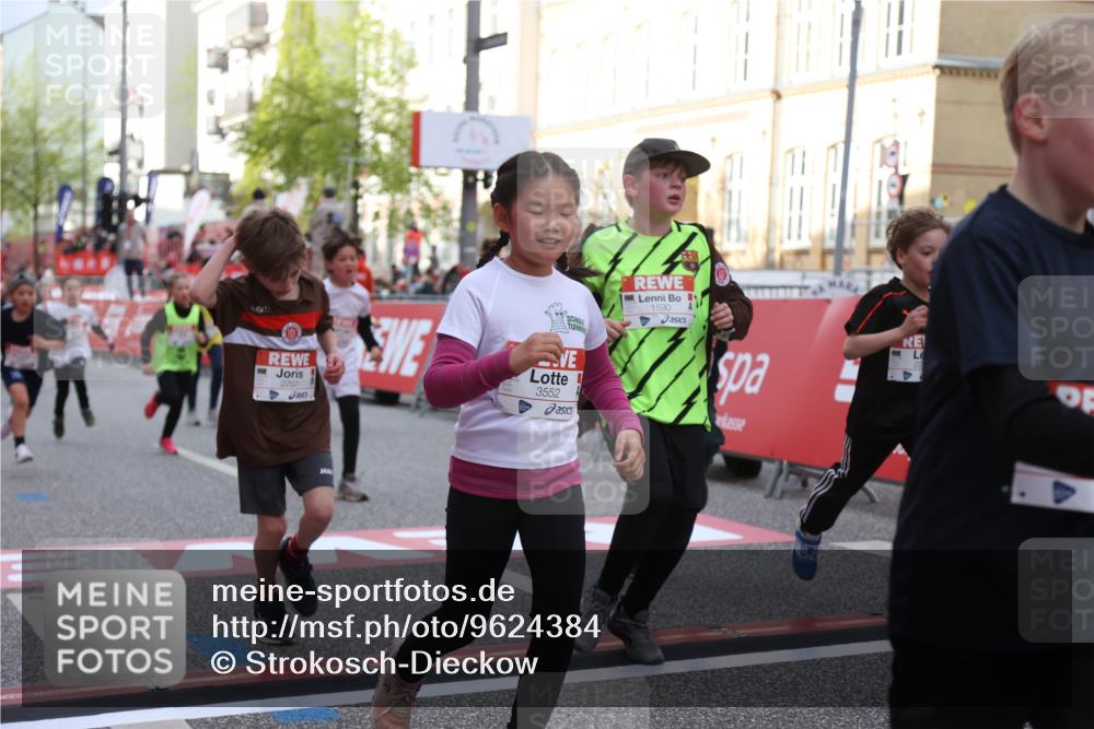 25.04.2026 - Das Zehntel Strokosch-Dieckow http://msf.ph/oto/9624384 25.04.2026 08:57:11 Ziel 1141, 1152, 1170, 1229, 1257, 1357, 1376, 1583, 1590, 1759, 1854, 2233, 2237, 2239, 2292, 2491, 2501, 2513, 2515, 2517, 3048, 3052, 3073, 3138, 3140, 3156, 3439, 3494, 3495, 3552, 3579, 3683, 3788, 3930, 4008 meine-sportfotos.de
