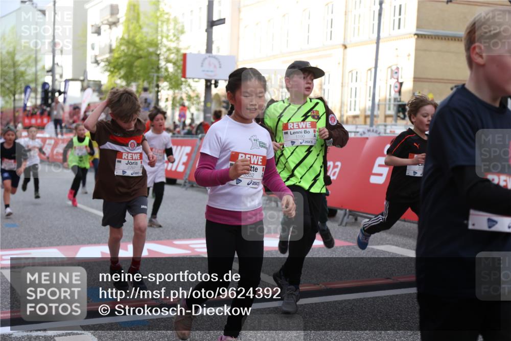 25.04.2026 - Das Zehntel Strokosch-Dieckow http://msf.ph/oto/9624392 25.04.2026 08:57:11 Ziel 1141, 1152, 1170, 1229, 1257, 1357, 1376, 1583, 1590, 1759, 1854, 2233, 2237, 2239, 2292, 2491, 2501, 2513, 2515, 2517, 3048, 3052, 3073, 3138, 3140, 3156, 3439, 3494, 3495, 3552, 3579, 3683, 3788, 3930, 4008 meine-sportfotos.de
