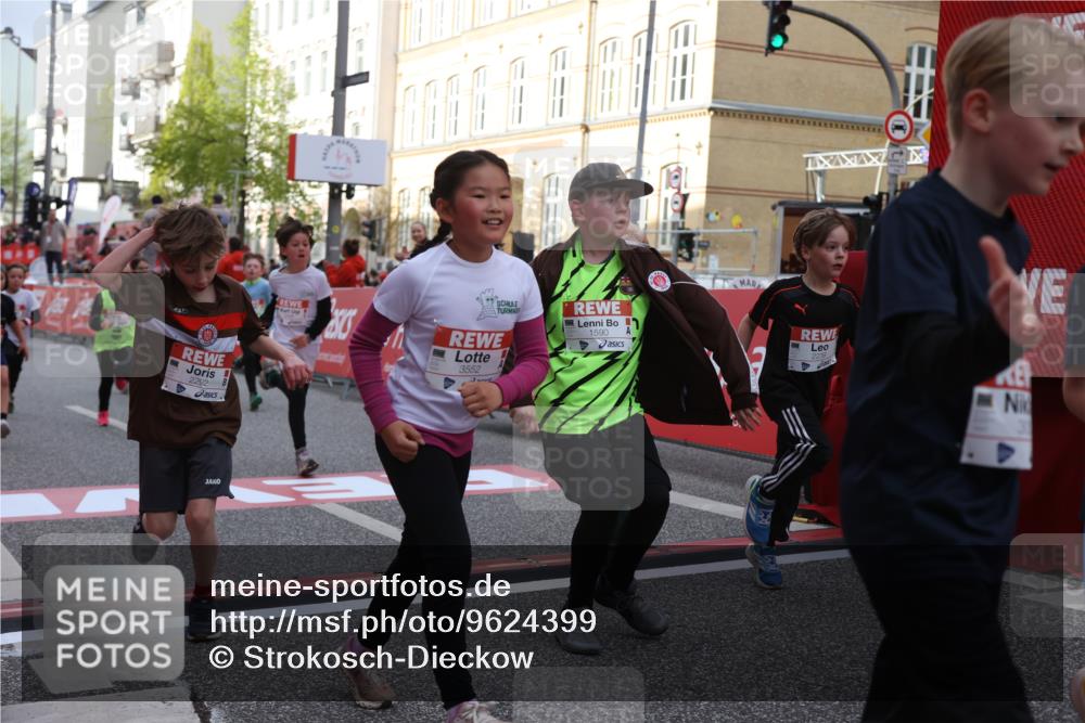25.04.2026 - Das Zehntel Strokosch-Dieckow http://msf.ph/oto/9624399 25.04.2026 08:57:11 Ziel 1141, 1152, 1170, 1229, 1257, 1357, 1376, 1583, 1590, 1759, 1854, 2233, 2237, 2239, 2292, 2491, 2501, 2513, 2515, 2517, 3048, 3052, 3073, 3138, 3140, 3156, 3439, 3494, 3495, 3552, 3579, 3683, 3788, 3930, 4008 meine-sportfotos.de