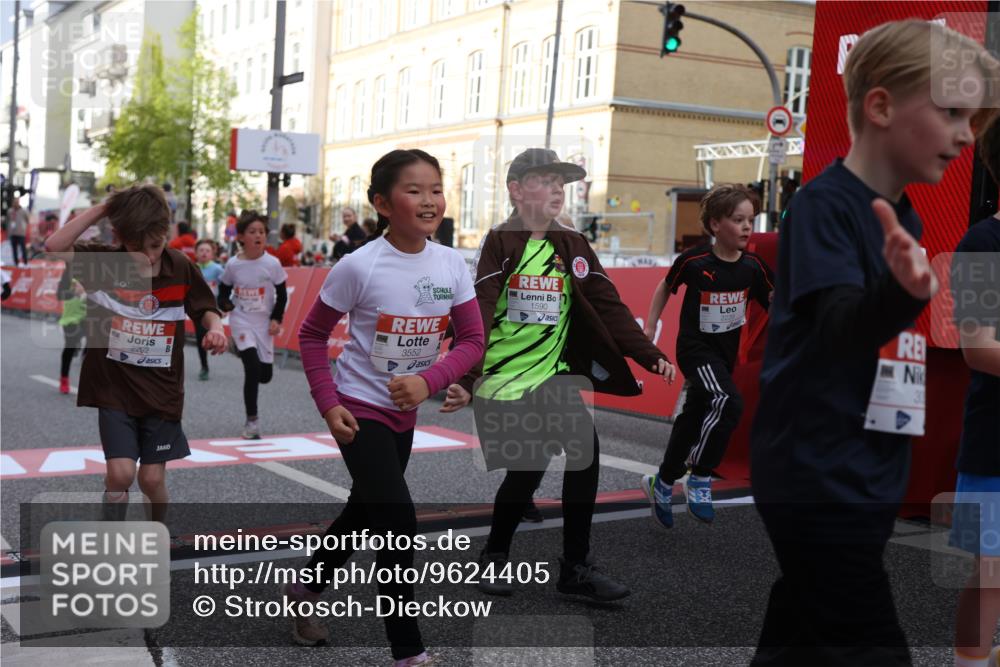 25.04.2026 - Das Zehntel Strokosch-Dieckow http://msf.ph/oto/9624405 25.04.2026 08:57:11 Ziel 1141, 1152, 1170, 1229, 1257, 1357, 1376, 1583, 1590, 1759, 1854, 2233, 2237, 2239, 2292, 2491, 2501, 2513, 2515, 2517, 3048, 3052, 3073, 3138, 3140, 3156, 3439, 3494, 3495, 3552, 3579, 3683, 3788, 3930, 4008 meine-sportfotos.de