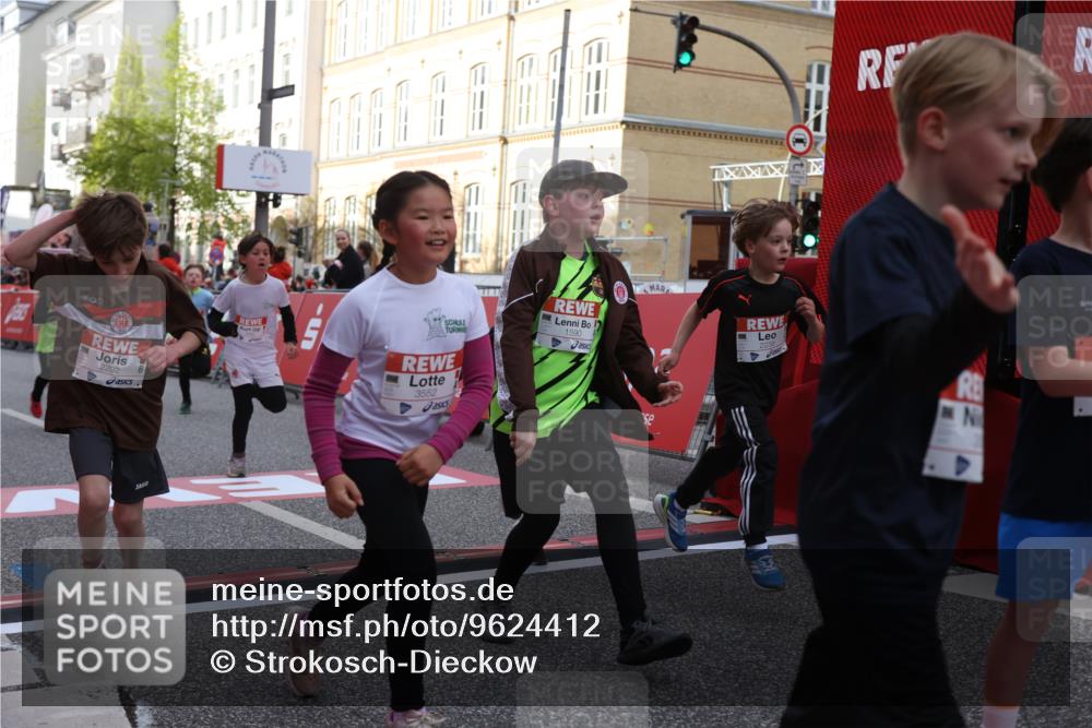 25.04.2026 - Das Zehntel Strokosch-Dieckow http://msf.ph/oto/9624412 25.04.2026 08:57:11 Ziel 1141, 1152, 1170, 1229, 1257, 1357, 1376, 1583, 1590, 1759, 1854, 2233, 2237, 2239, 2292, 2491, 2501, 2513, 2515, 2517, 3048, 3052, 3073, 3138, 3140, 3156, 3439, 3494, 3495, 3552, 3579, 3683, 3788, 3930, 4008 meine-sportfotos.de