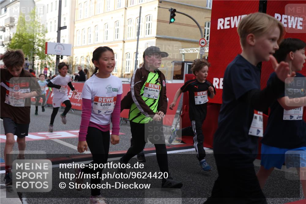 25.04.2026 - Das Zehntel Strokosch-Dieckow http://msf.ph/oto/9624420 25.04.2026 08:57:11 Ziel 1141, 1152, 1170, 1229, 1257, 1357, 1376, 1583, 1590, 1759, 1854, 2233, 2237, 2239, 2292, 2491, 2501, 2513, 2515, 2517, 3048, 3052, 3073, 3138, 3140, 3156, 3439, 3494, 3495, 3552, 3579, 3683, 3788, 3930, 4008 meine-sportfotos.de