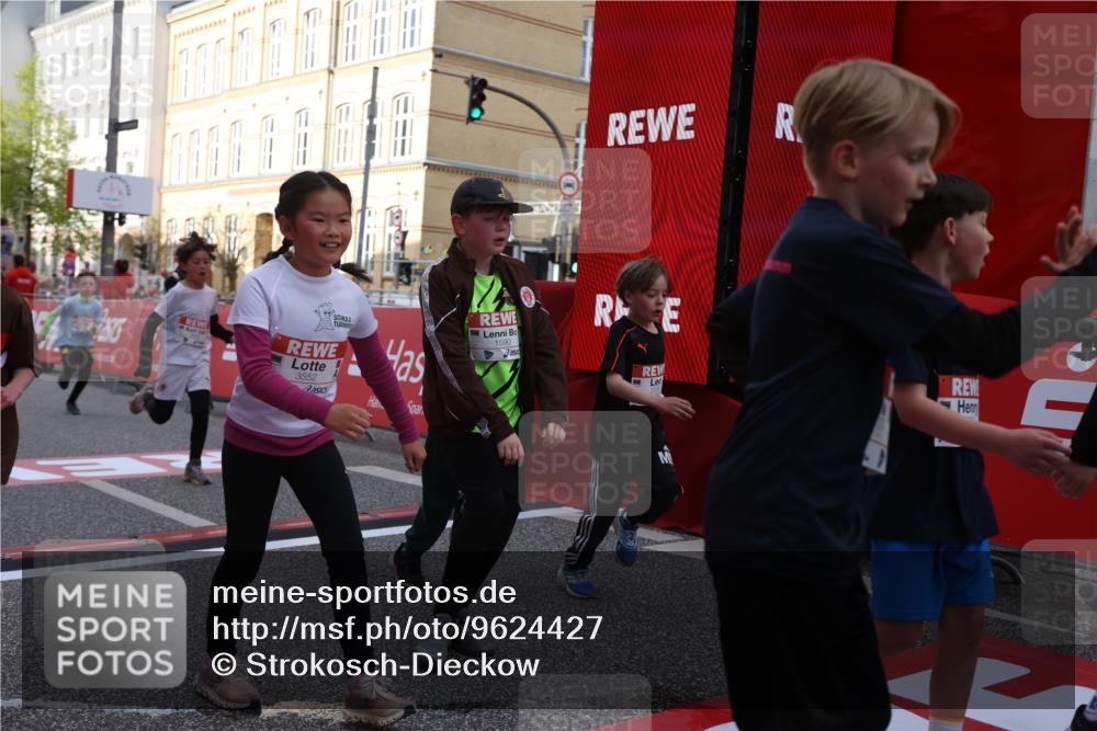 25.04.2026 - Das Zehntel Strokosch-Dieckow http://msf.ph/oto/9624427 25.04.2026 08:57:11 Ziel 1141, 1152, 1170, 1229, 1257, 1357, 1376, 1583, 1590, 1759, 1854, 2233, 2237, 2239, 2292, 2491, 2501, 2513, 2515, 2517, 3048, 3052, 3073, 3138, 3140, 3156, 3439, 3494, 3495, 3552, 3579, 3683, 3788, 3930, 4008 meine-sportfotos.de
