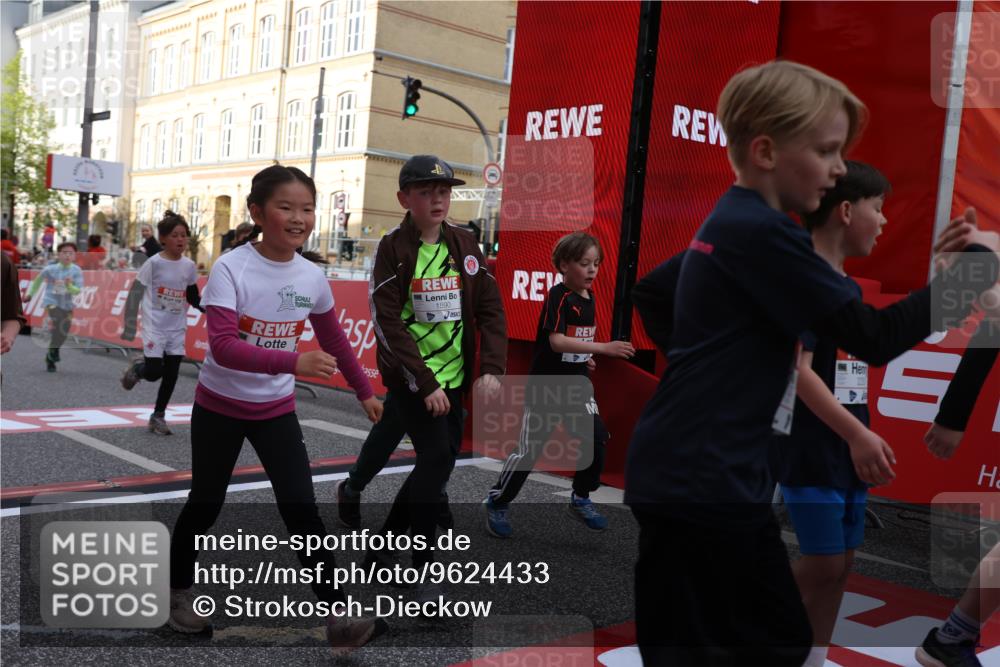 25.04.2026 - Das Zehntel Strokosch-Dieckow http://msf.ph/oto/9624433 25.04.2026 08:57:11 Ziel 1141, 1152, 1170, 1229, 1257, 1357, 1376, 1583, 1590, 1759, 1854, 2233, 2237, 2239, 2292, 2491, 2501, 2513, 2515, 2517, 3048, 3052, 3073, 3138, 3140, 3156, 3439, 3494, 3495, 3552, 3579, 3683, 3788, 3930, 4008 meine-sportfotos.de