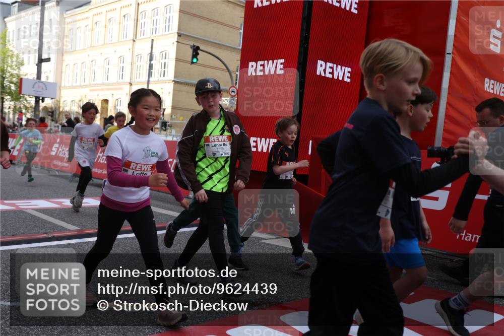 25.04.2026 - Das Zehntel Strokosch-Dieckow http://msf.ph/oto/9624439 25.04.2026 08:57:11 Ziel 1141, 1152, 1170, 1229, 1257, 1357, 1376, 1583, 1590, 1759, 1854, 2233, 2237, 2239, 2292, 2491, 2501, 2513, 2515, 2517, 3048, 3052, 3073, 3138, 3140, 3156, 3439, 3494, 3495, 3552, 3579, 3683, 3788, 3930, 4008 meine-sportfotos.de