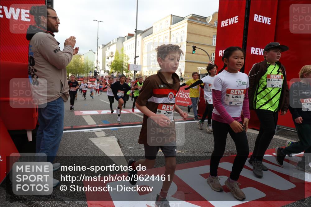 25.04.2026 - Das Zehntel Strokosch-Dieckow http://msf.ph/oto/9624461 25.04.2026 08:57:12 Ziel 1141, 1152, 1170, 1257, 1583, 1590, 1759, 1854, 2233, 2237, 2239, 2292, 2294, 2491, 2501, 2515, 2517, 2860, 3048, 3052, 3073, 3138, 3140, 3156, 3393, 3439, 3453, 3495, 3552, 3930, 4008 meine-sportfotos.de