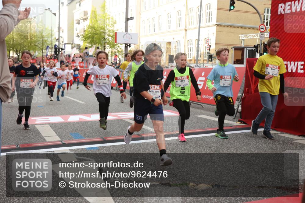 25.04.2026 - Das Zehntel Strokosch-Dieckow http://msf.ph/oto/9624476 25.04.2026 08:57:13 Ziel 1141, 1152, 1170, 1262, 1583, 1590, 1854, 2233, 2237, 2239, 2270, 2292, 2294, 2491, 2778, 2860, 3048, 3052, 3073, 3138, 3393, 3439, 3453, 3495, 3552, 3930 meine-sportfotos.de