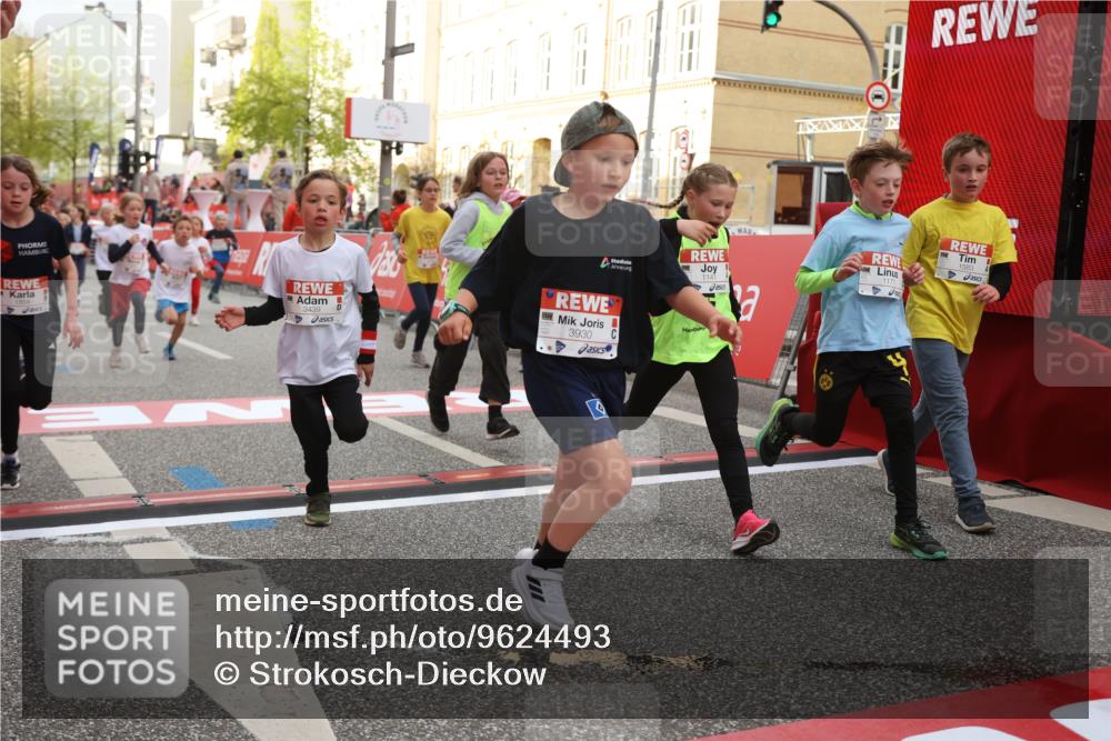 25.04.2026 - Das Zehntel Strokosch-Dieckow http://msf.ph/oto/9624493 25.04.2026 08:57:13 Ziel 1141, 1152, 1170, 1262, 1583, 1590, 1854, 2233, 2237, 2239, 2270, 2292, 2294, 2491, 2778, 2860, 3048, 3052, 3073, 3138, 3393, 3439, 3453, 3495, 3552, 3930 meine-sportfotos.de