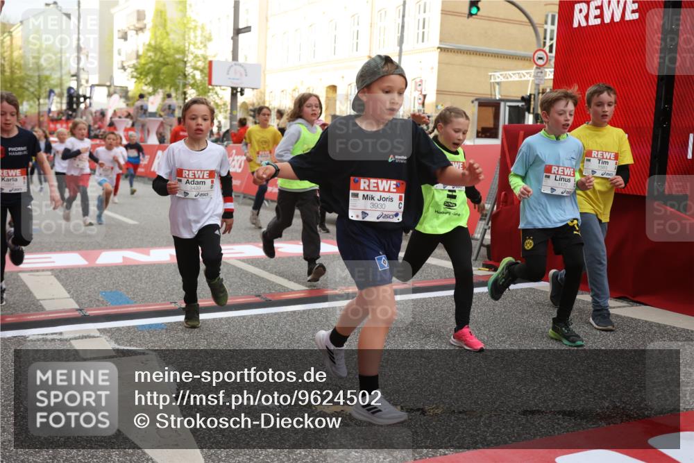 25.04.2026 - Das Zehntel Strokosch-Dieckow http://msf.ph/oto/9624502 25.04.2026 08:57:13 Ziel 1141, 1152, 1170, 1262, 1583, 1590, 1854, 2233, 2237, 2239, 2270, 2292, 2294, 2491, 2778, 2860, 3048, 3052, 3073, 3138, 3393, 3439, 3453, 3495, 3552, 3930 meine-sportfotos.de