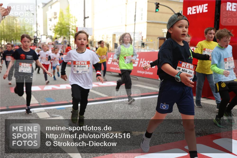 25.04.2026 - Das Zehntel Strokosch-Dieckow http://msf.ph/oto/9624516 25.04.2026 08:57:13 Ziel 1141, 1152, 1170, 1262, 1583, 1590, 1854, 2233, 2237, 2239, 2270, 2292, 2294, 2491, 2778, 2860, 3048, 3052, 3073, 3138, 3393, 3439, 3453, 3495, 3552, 3930 meine-sportfotos.de