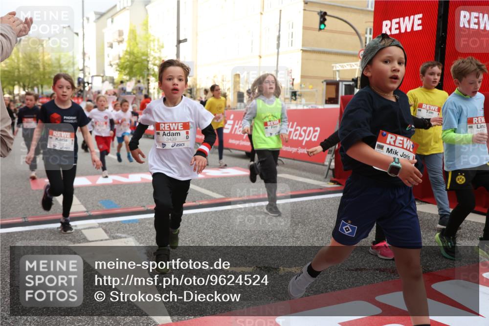 25.04.2026 - Das Zehntel Strokosch-Dieckow http://msf.ph/oto/9624524 25.04.2026 08:57:14 Ziel 1141, 1152, 1170, 1262, 1561, 1583, 1590, 1691, 1713, 1854, 2233, 2237, 2239, 2270, 2292, 2294, 2491, 2778, 2858, 2860, 3048, 3052, 3073, 3393, 3439, 3453, 3495, 3552, 3688, 3930 meine-sportfotos.de