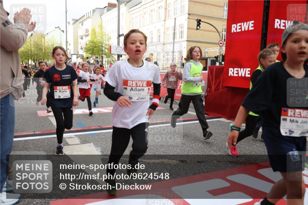 25.04.2026 - Das Zehntel Strokosch-Dieckow http://msf.ph/oto/9624548 25.04.2026 08:57:14 Ziel 1141, 1152, 1170, 1262, 1561, 1583, 1590, 1691, 1713, 1854, 2233, 2237, 2239, 2270, 2292, 2294, 2491, 2778, 2858, 2860, 3048, 3052, 3073, 3393, 3439, 3453, 3495, 3552, 3688, 3930 meine-sportfotos.de