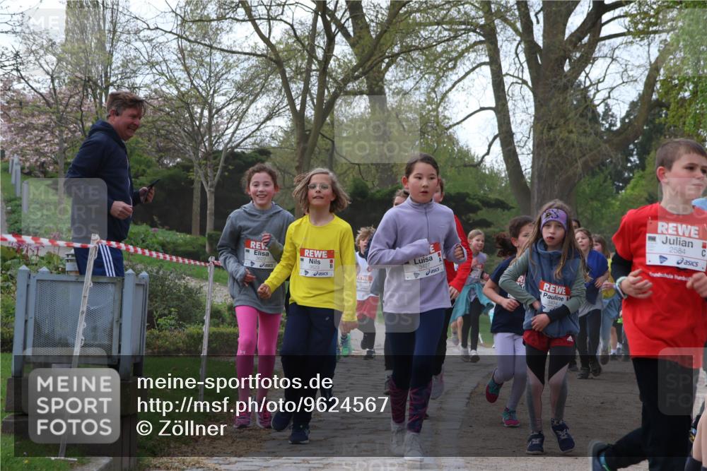 25.04.2026 - Das Zehntel Zöllner http://msf.ph/oto/9624567 25.04.2026 07:43:35 Laufen 3427, 3404, 2584 meine-sportfotos.de