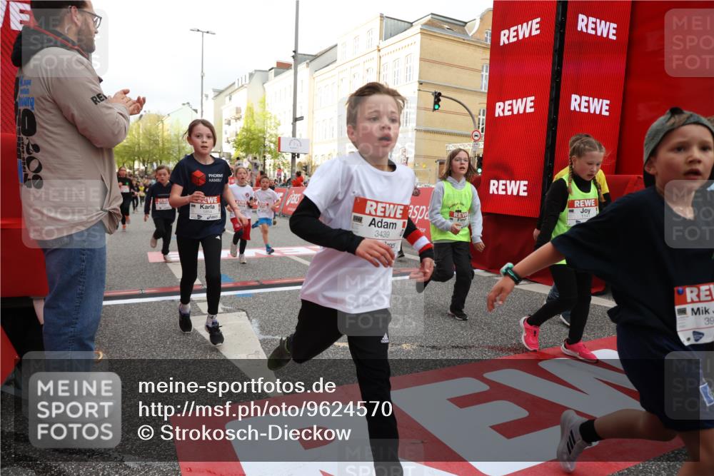 25.04.2026 - Das Zehntel Strokosch-Dieckow http://msf.ph/oto/9624570 25.04.2026 08:57:14 Ziel 1141, 1152, 1170, 1262, 1561, 1583, 1590, 1691, 1713, 1854, 2233, 2237, 2239, 2270, 2292, 2294, 2491, 2778, 2858, 2860, 3048, 3052, 3073, 3393, 3439, 3453, 3495, 3552, 3688, 3930 meine-sportfotos.de