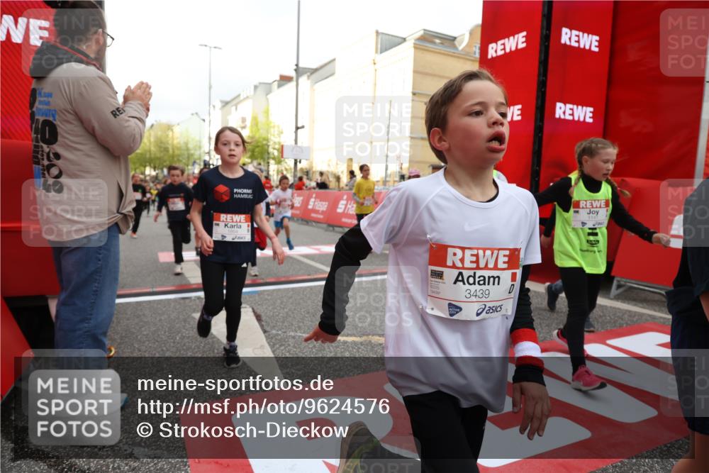 25.04.2026 - Das Zehntel Strokosch-Dieckow http://msf.ph/oto/9624576 25.04.2026 08:57:14 Ziel 1141, 1152, 1170, 1262, 1561, 1583, 1590, 1691, 1713, 1854, 2233, 2237, 2239, 2270, 2292, 2294, 2491, 2778, 2858, 2860, 3048, 3052, 3073, 3393, 3439, 3453, 3495, 3552, 3688, 3930 meine-sportfotos.de