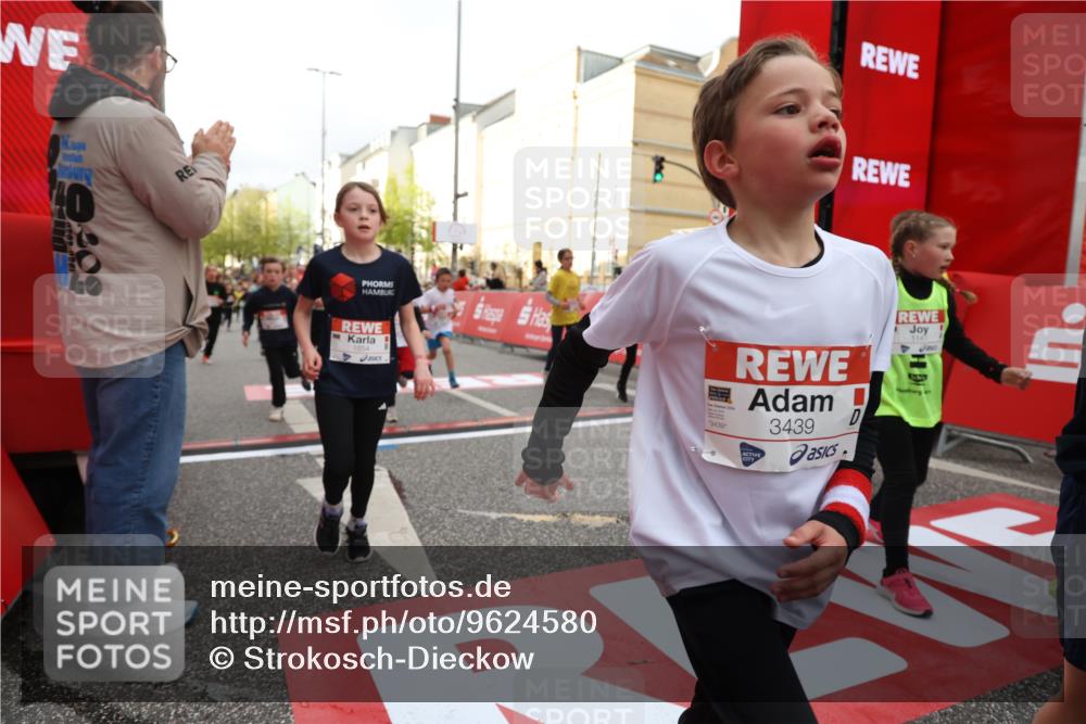 25.04.2026 - Das Zehntel Strokosch-Dieckow http://msf.ph/oto/9624580 25.04.2026 08:57:14 Ziel 1141, 1152, 1170, 1262, 1561, 1583, 1590, 1691, 1713, 1854, 2233, 2237, 2239, 2270, 2292, 2294, 2491, 2778, 2858, 2860, 3048, 3052, 3073, 3393, 3439, 3453, 3495, 3552, 3688, 3930 meine-sportfotos.de