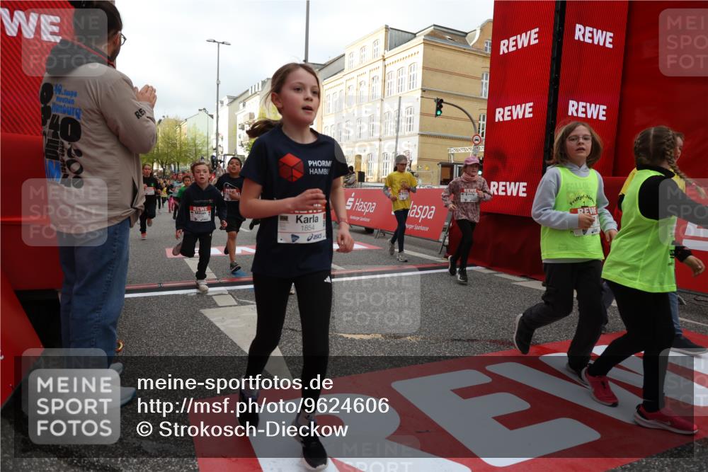 25.04.2026 - Das Zehntel Strokosch-Dieckow http://msf.ph/oto/9624606 25.04.2026 08:57:15 Ziel 1141, 1152, 1170, 1262, 1561, 1583, 1590, 1691, 1713, 1854, 2233, 2237, 2239, 2270, 2292, 2294, 2778, 2858, 2860, 3052, 3393, 3439, 3453, 3495, 3552, 3688, 3930, 4016, 4061, 4062 meine-sportfotos.de