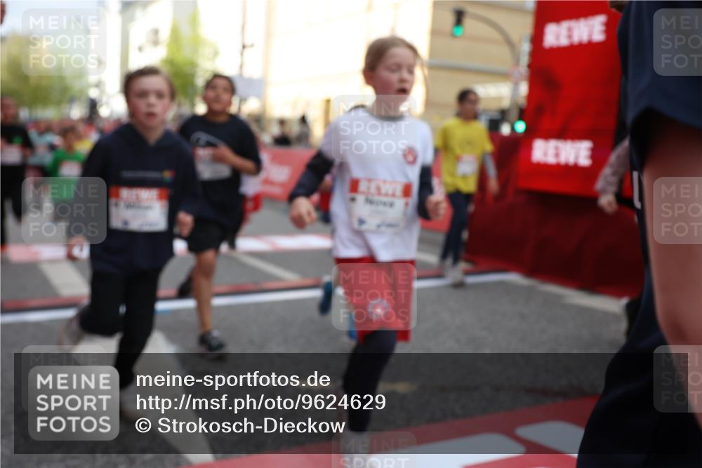 25.04.2026 - Das Zehntel Strokosch-Dieckow http://msf.ph/oto/9624629 25.04.2026 08:57:15 Ziel 1141, 1152, 1170, 1262, 1561, 1583, 1590, 1691, 1713, 1854, 2233, 2237, 2239, 2270, 2292, 2294, 2778, 2858, 2860, 3052, 3393, 3439, 3453, 3495, 3552, 3688, 3930, 4016, 4061, 4062 meine-sportfotos.de