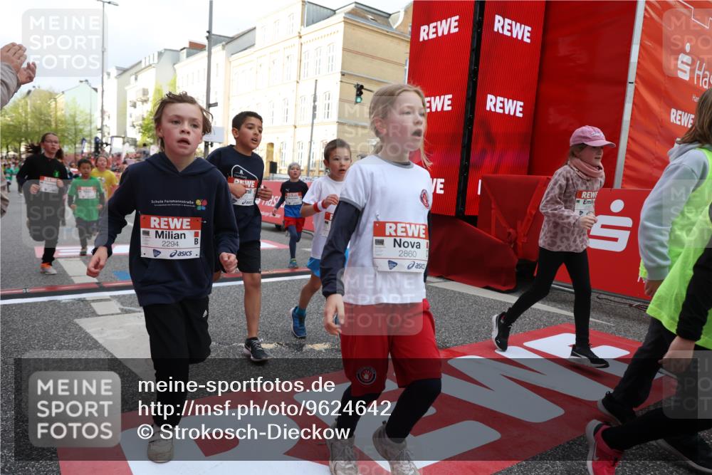 25.04.2026 - Das Zehntel Strokosch-Dieckow http://msf.ph/oto/9624642 25.04.2026 08:57:16 Ziel 1141, 1152, 1170, 1262, 1561, 1583, 1590, 1691, 1713, 1854, 2237, 2239, 2270, 2292, 2294, 2715, 2778, 2858, 2860, 3375, 3393, 3439, 3453, 3495, 3552, 3688, 3930, 4016, 4061, 4062 meine-sportfotos.de