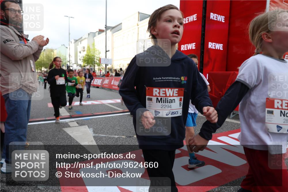 25.04.2026 - Das Zehntel Strokosch-Dieckow http://msf.ph/oto/9624660 25.04.2026 08:57:16 Ziel 1141, 1152, 1170, 1262, 1561, 1583, 1590, 1691, 1713, 1854, 2237, 2239, 2270, 2292, 2294, 2715, 2778, 2858, 2860, 3375, 3393, 3439, 3453, 3495, 3552, 3688, 3930, 4016, 4061, 4062 meine-sportfotos.de