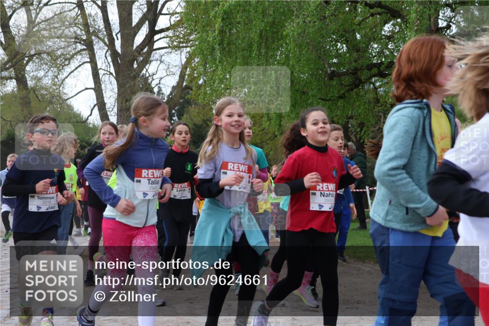 25.04.2026 - Das Zehntel Zöllner http://msf.ph/oto/9624661 25.04.2026 07:43:41 Laufen 2941, 2216, 2953 meine-sportfotos.de